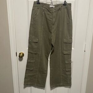 NWOT: Primark wide leg cargo pants